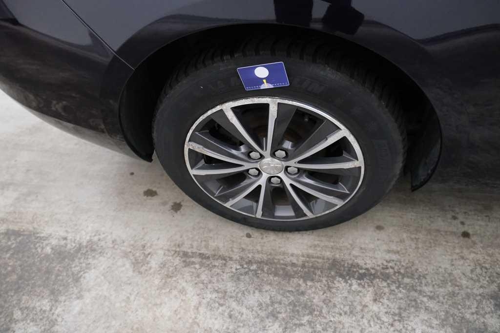 Peugeot 308 2016 фото 25