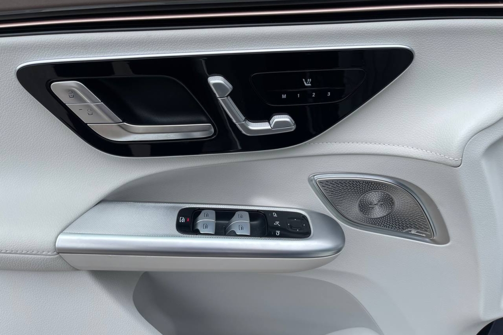 Mercedes-Benz EQE SUV 350  2023 photo 7