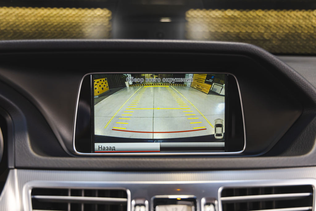 Mercedes-Benz E-Class E350 2014 photo 25