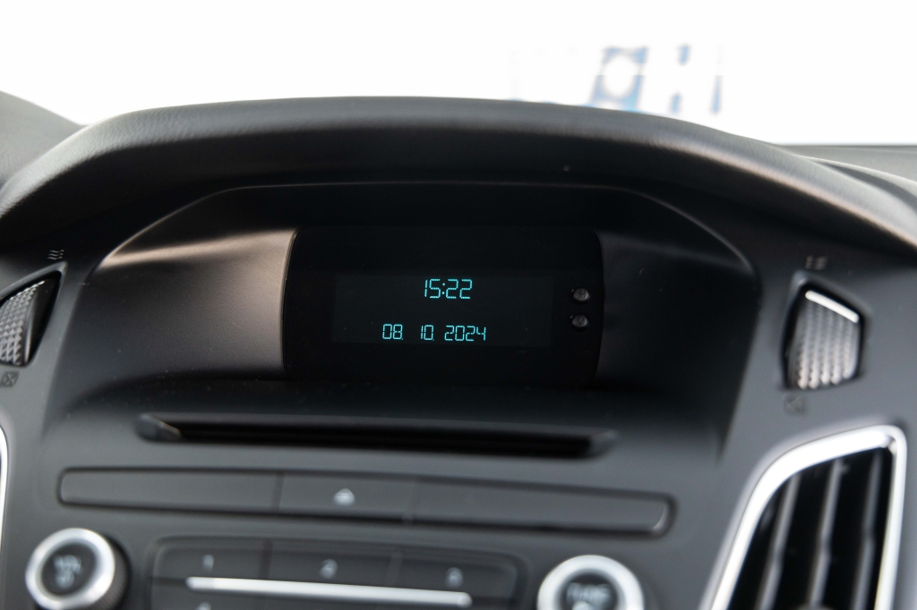 Ford Focus 2016 фото 20