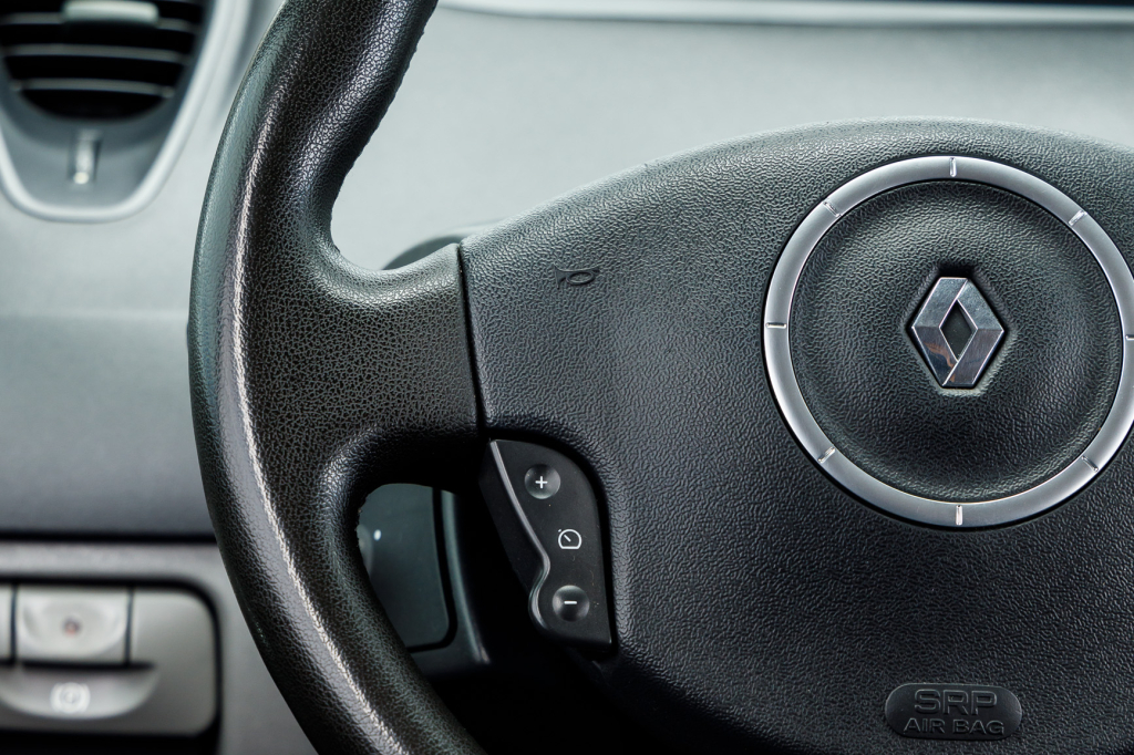 Renault Megane Scenic 2007 фото 10