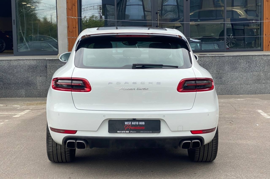 Porsche Macan Turbo 2014 photo 4