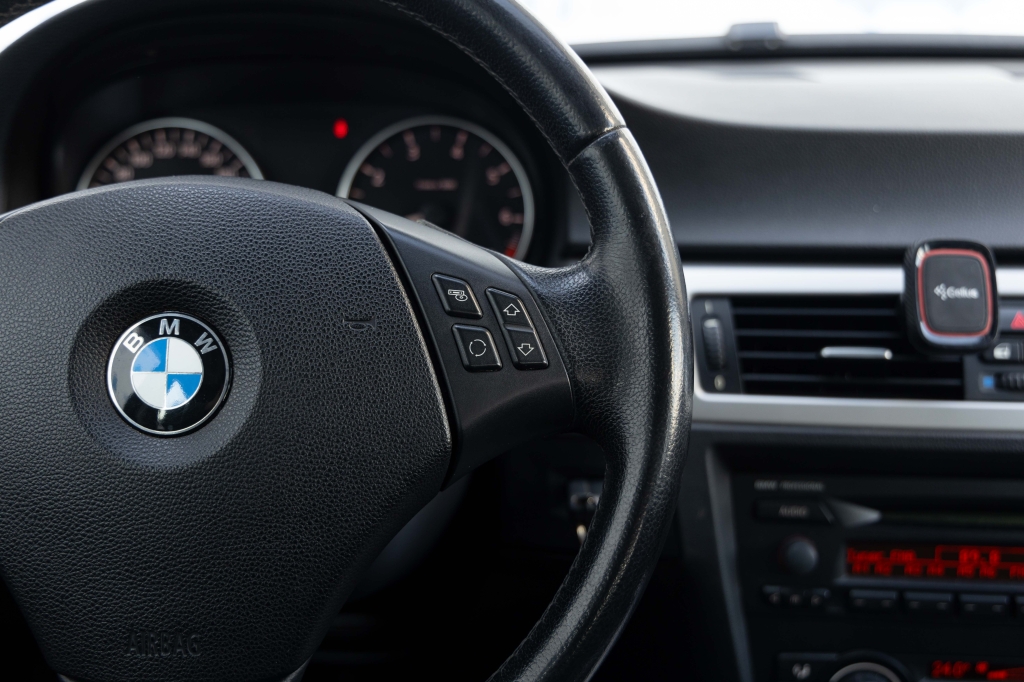 BMW 3 Series 2005 photo 18