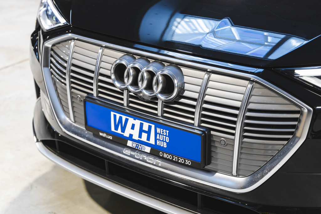 Audi e-tron 2020 фото 1