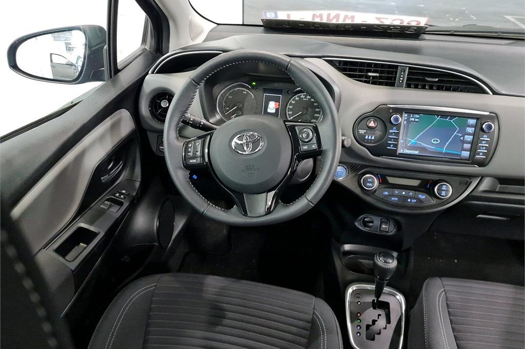 Toyota Yaris 2019 фото 2