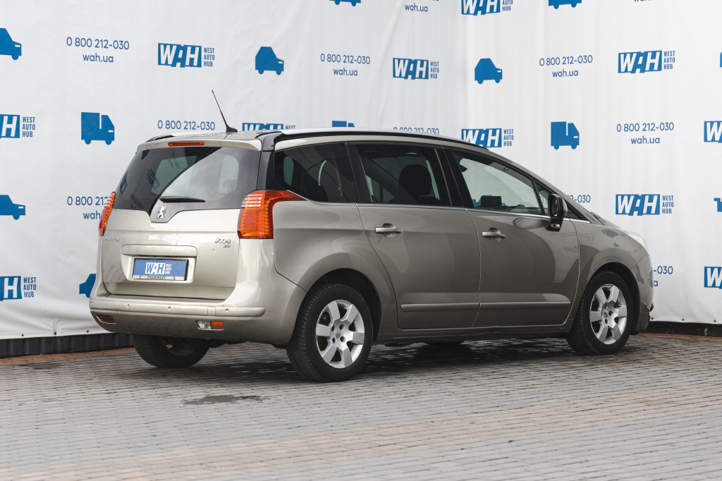 Peugeot 5008 2012 photo 7