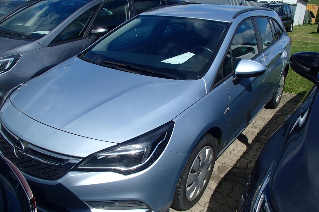 Opel Astra Sports Tourer 2017 фото 3