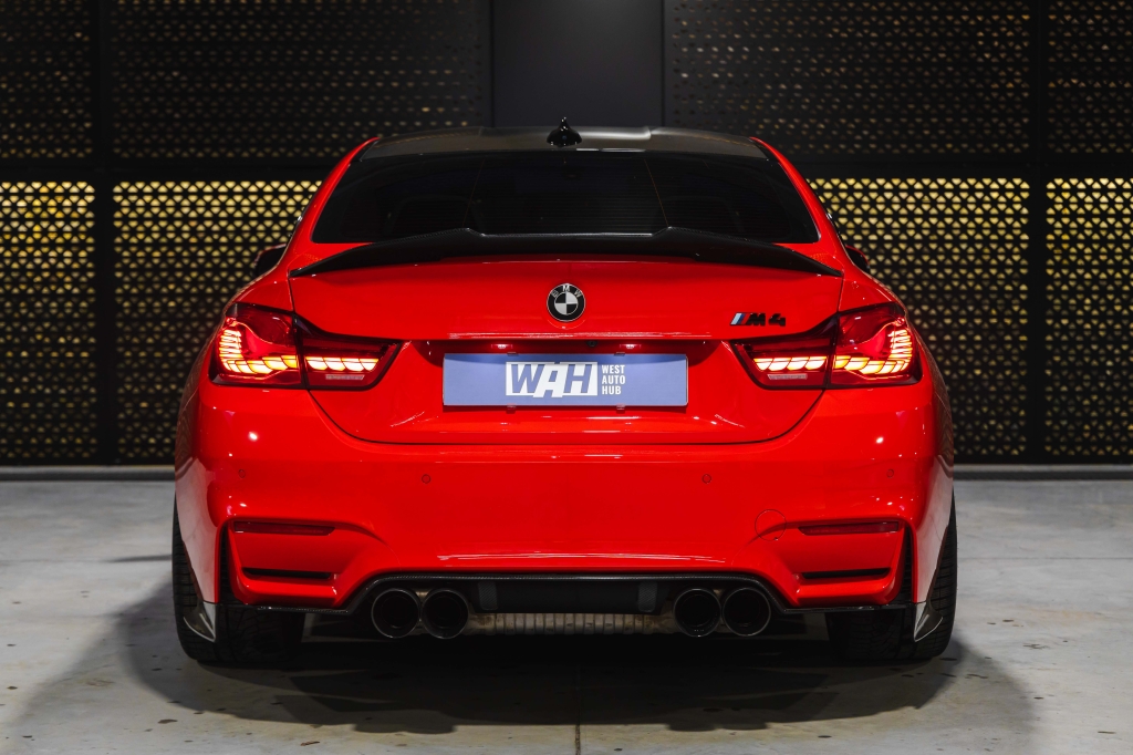 BMW M4 2015 фото 18