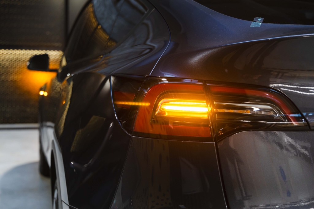 Tesla Model Y Long Range 2024 фото 13