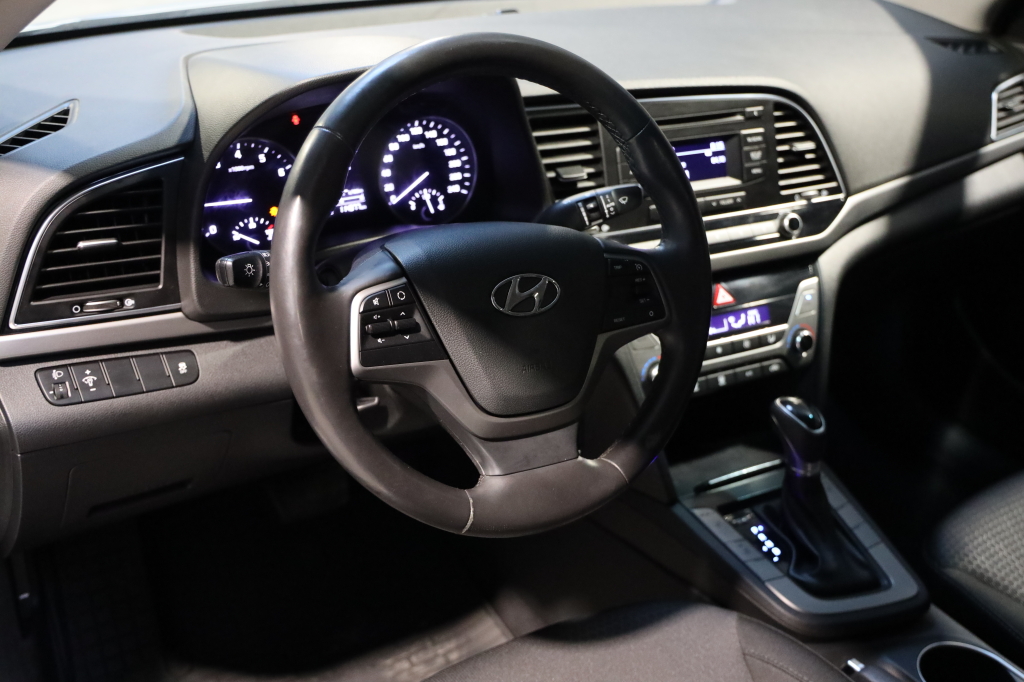 Hyundai Elantra 2016 фото 34