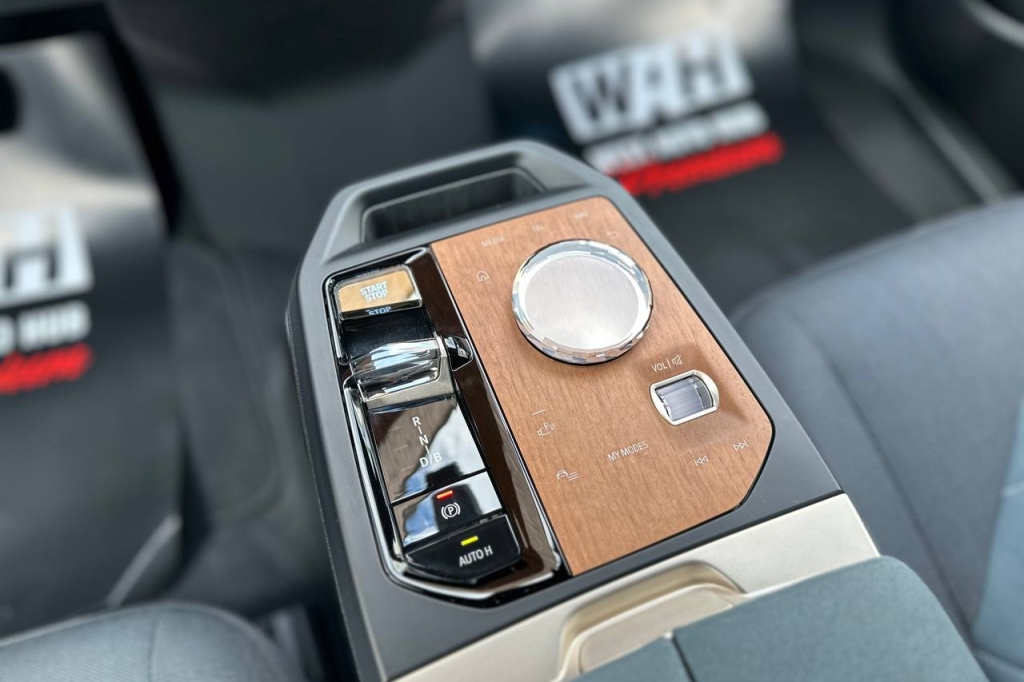 BMW iX 2021 photo 25