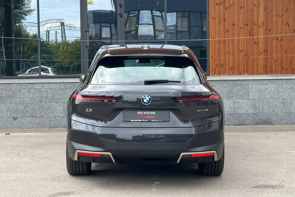BMW iX 2021 photo 4