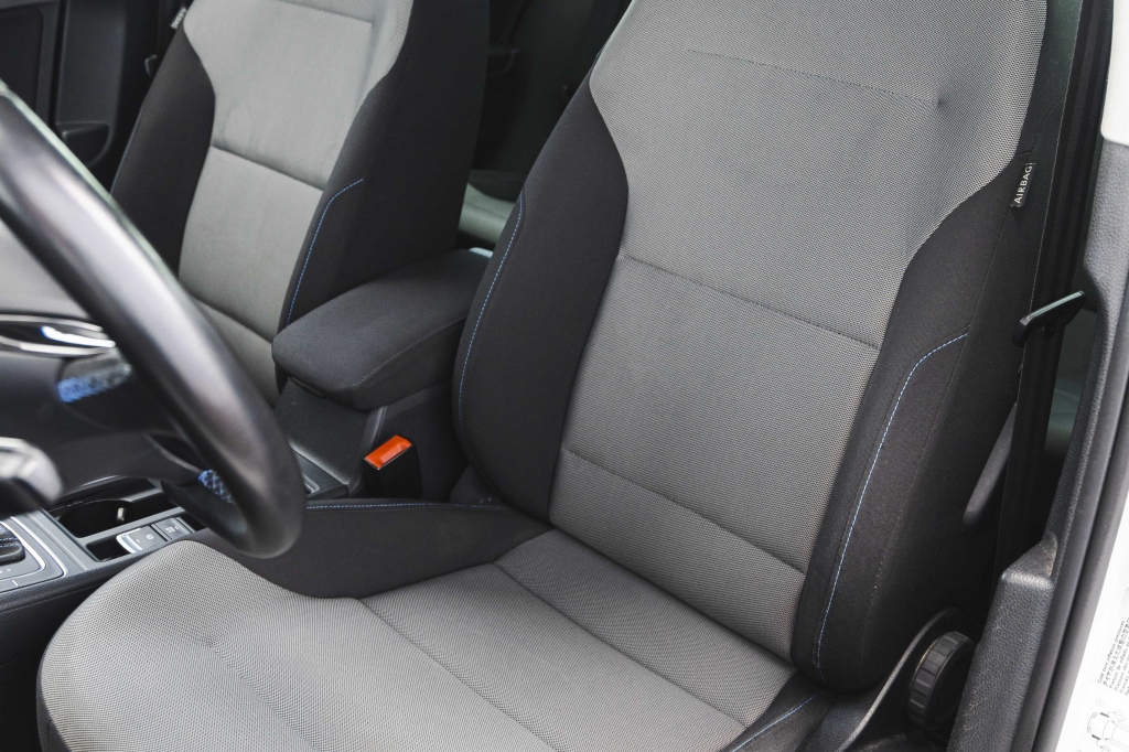 Volkswagen e-Golf 2014 фото 14