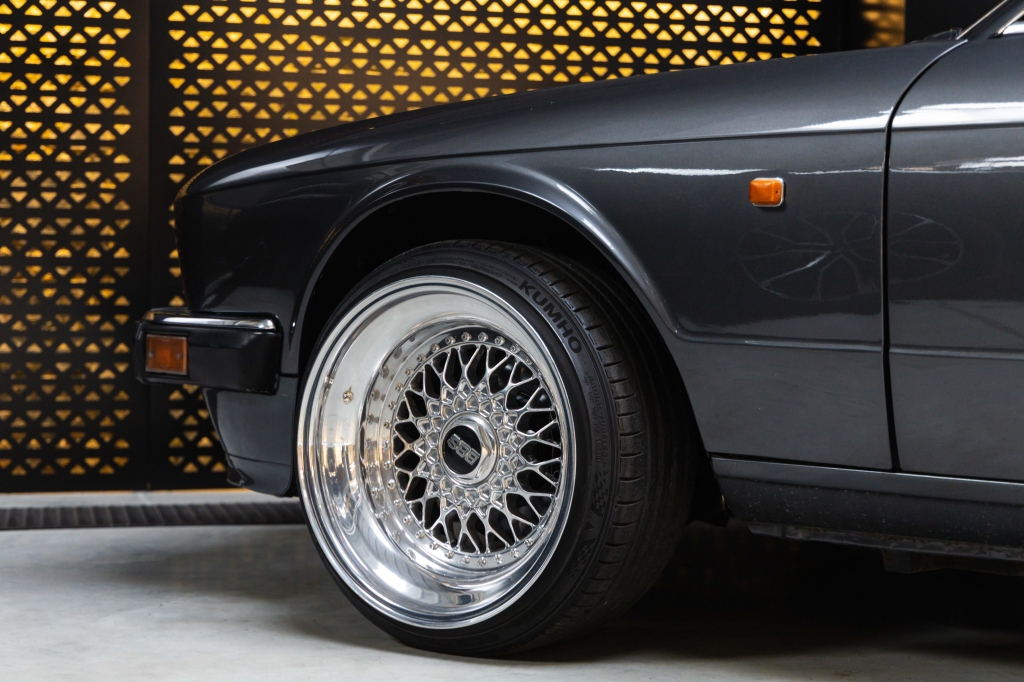 Jaguar XJ 1993 фото 17