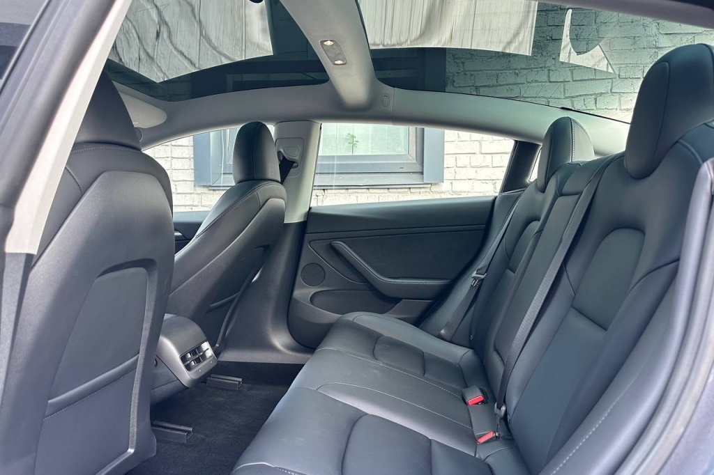 Tesla Model 3 2023 photo 18