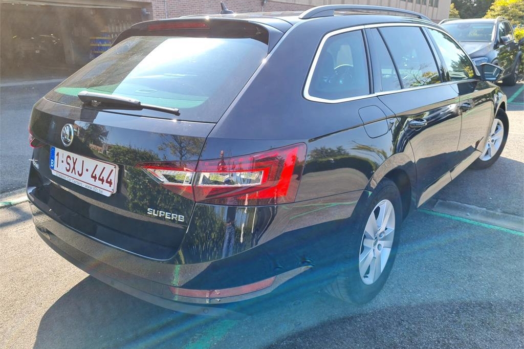 Skoda Superb Combi 2017 photo 6