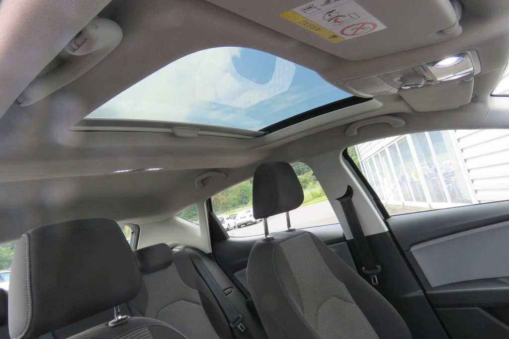 SEAT Leon 2017 photo 2