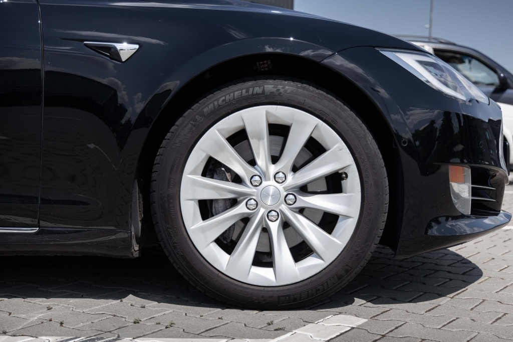 Tesla Model S 75D 2018 фото 12