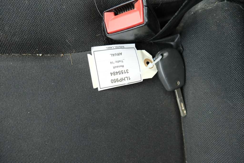 Renault Trafic 2015 фото 21