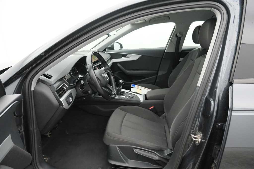 Audi A4 2017 фото 3