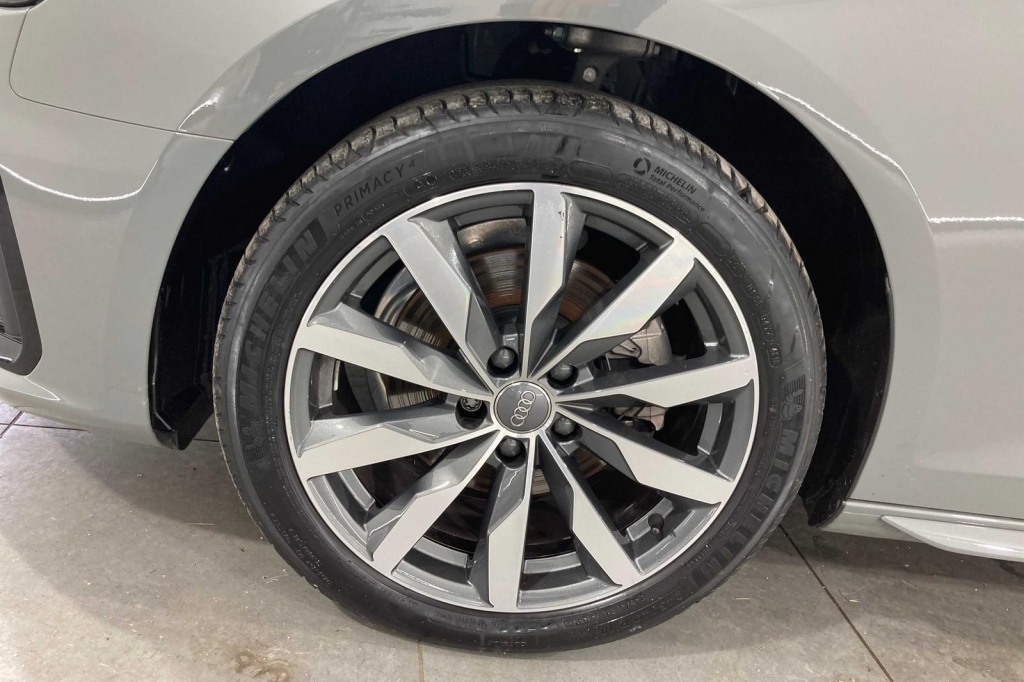 Audi A4 2020 фото 8