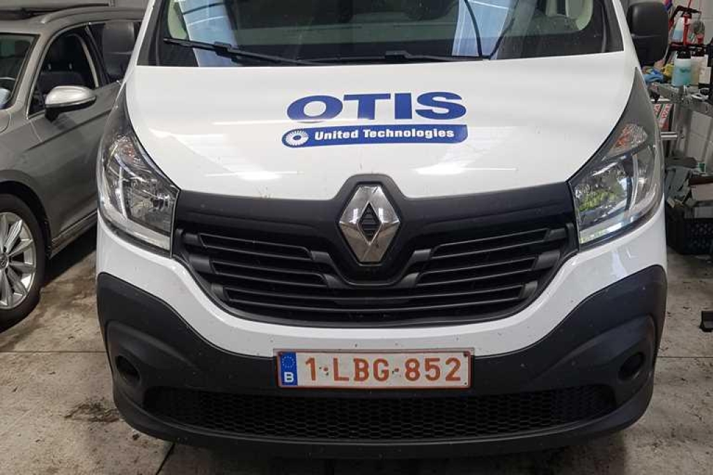 Renault Trafic 2015 фото 10