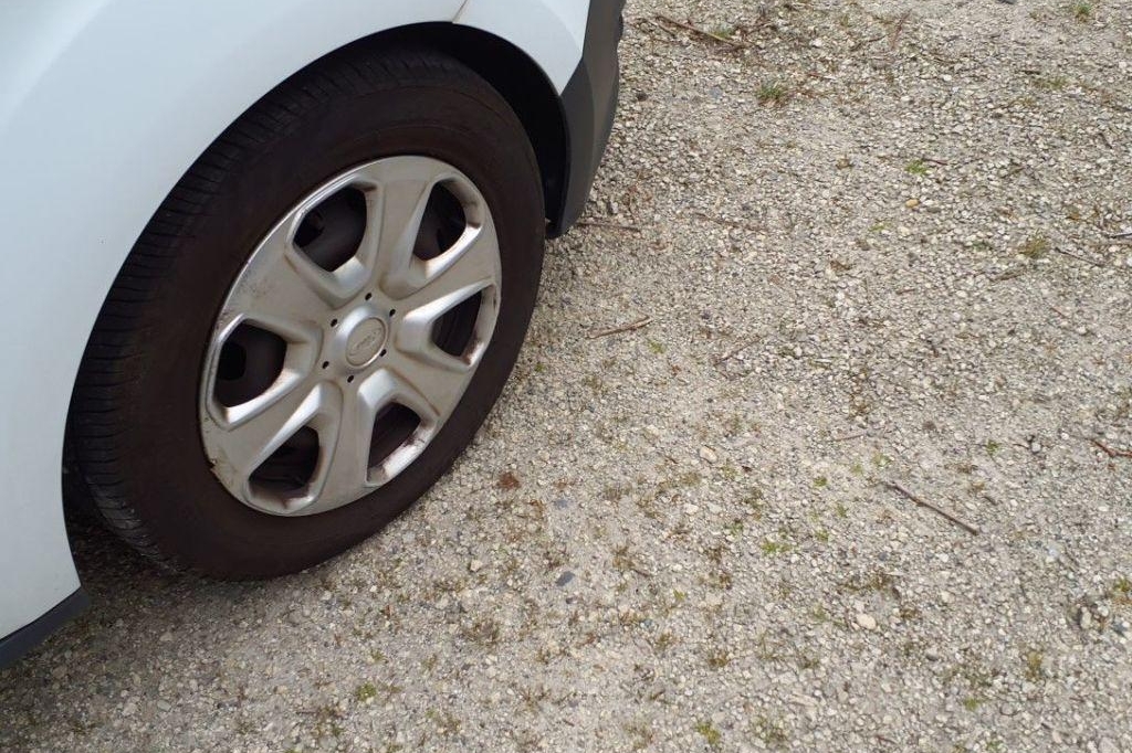 Ford Transit Courier 2016 photo 12