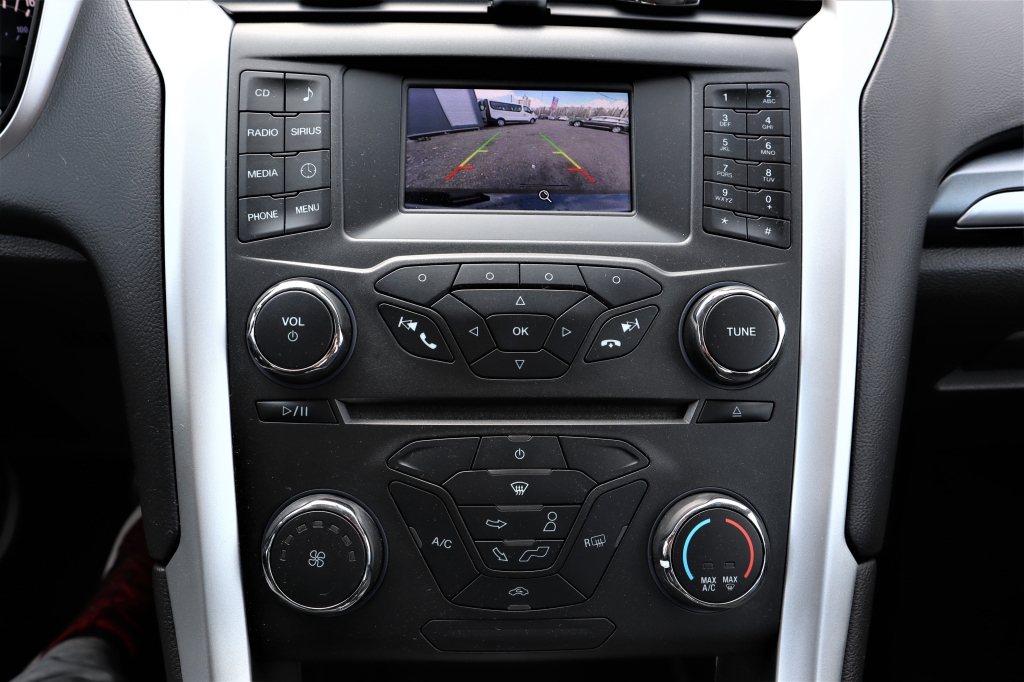 Ford Fusion SE 2016 фото 11