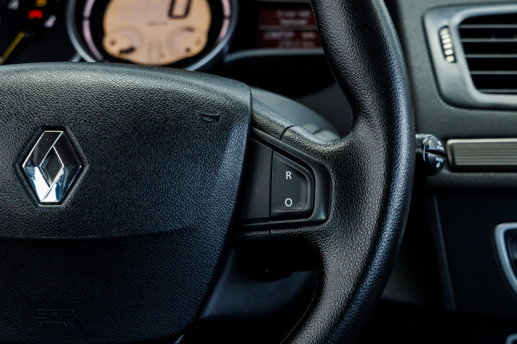 Renault Megane 2010 фото 7