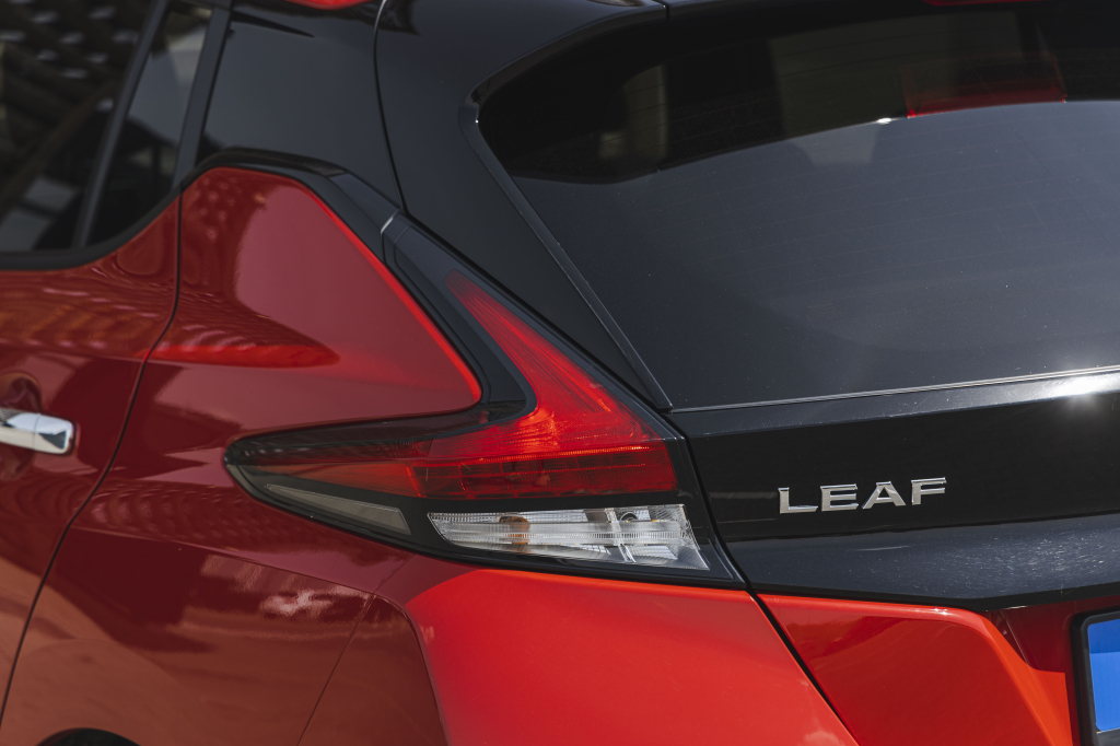 Nissan Leaf Tekna 2018 фото 12