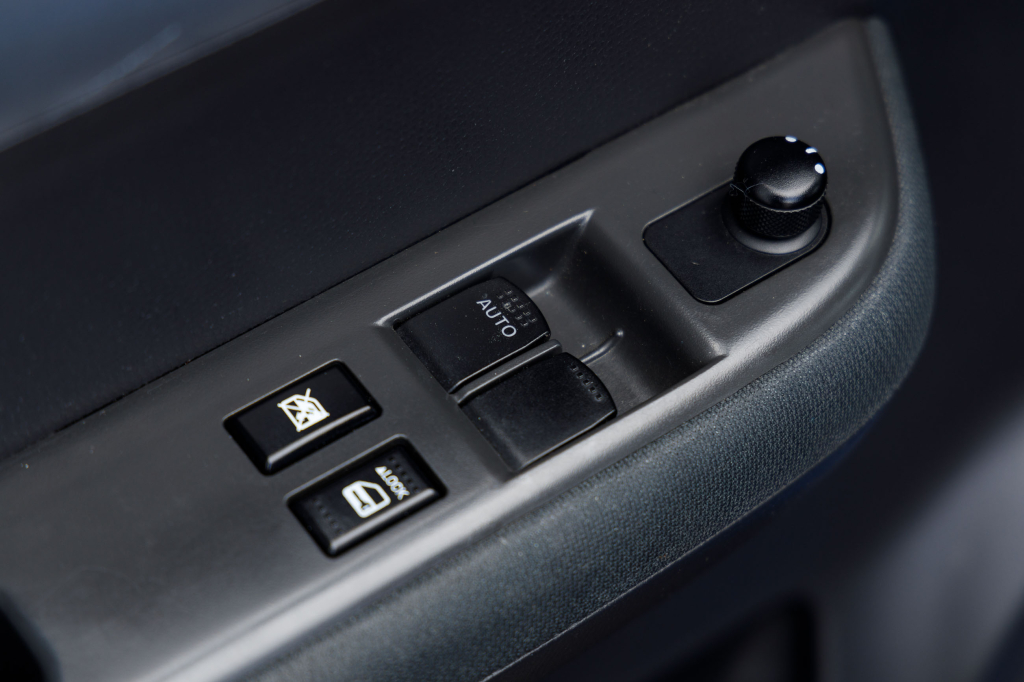 Suzuki Swift 2010 photo 13