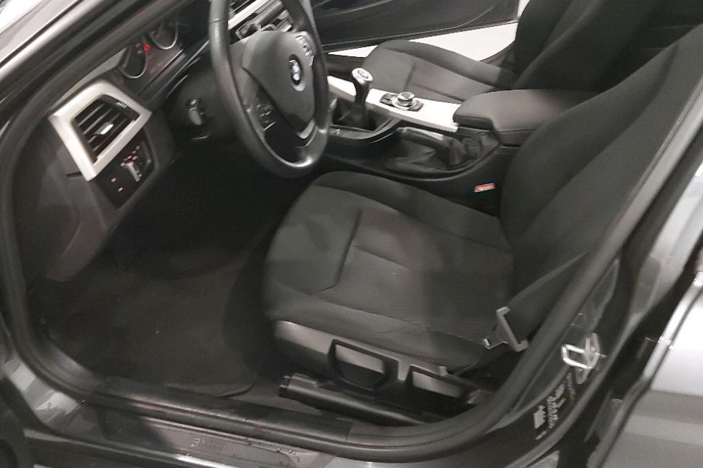 BMW 3er Touring 2017 photo 21