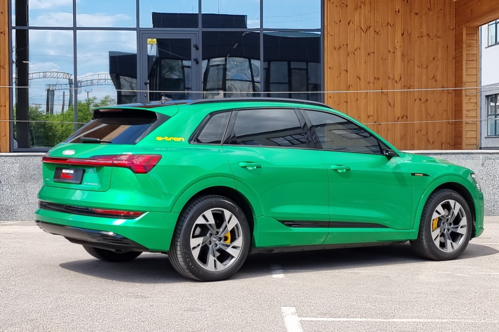 Audi e-tron 2020 фото 7