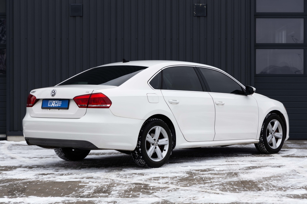 Volkswagen Passat 2012 photo 8