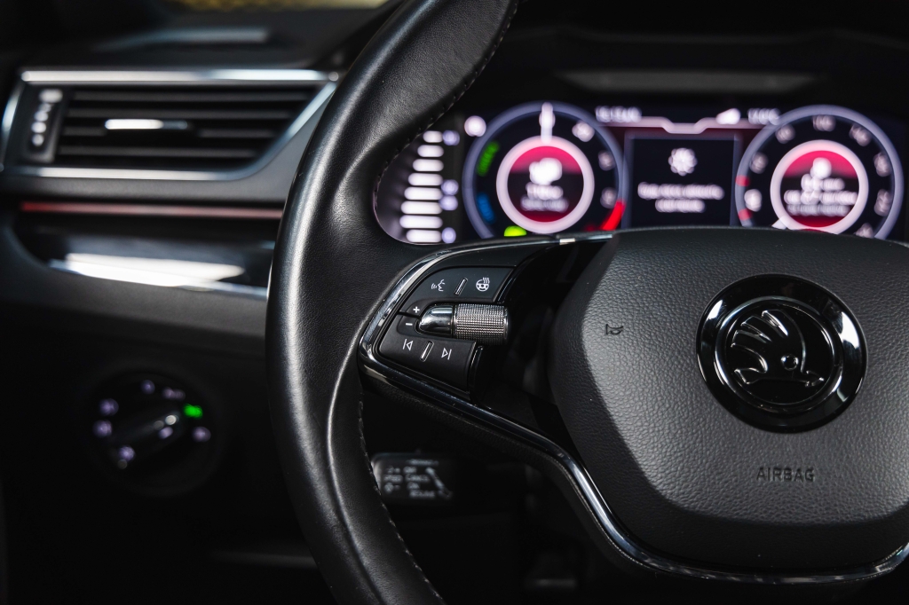 Skoda Superb Plug In Hybrid 2020 фото 34