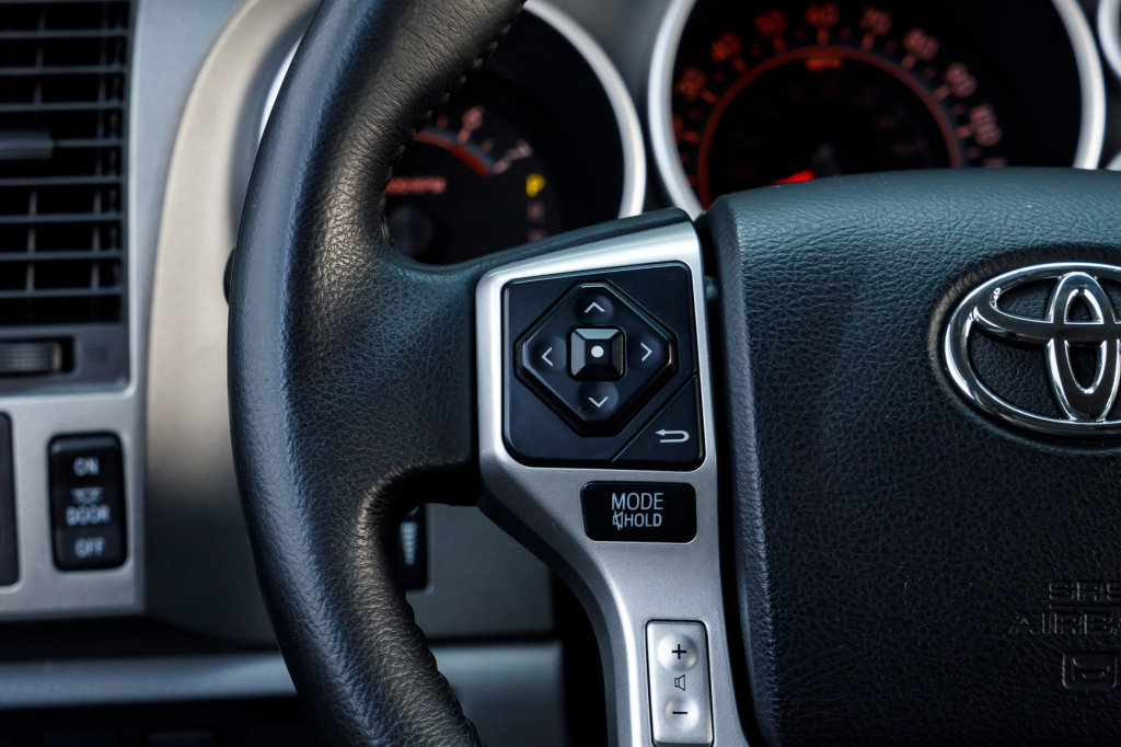 Toyota Sequoia 5.7 Dual VVT 2016 photo 27