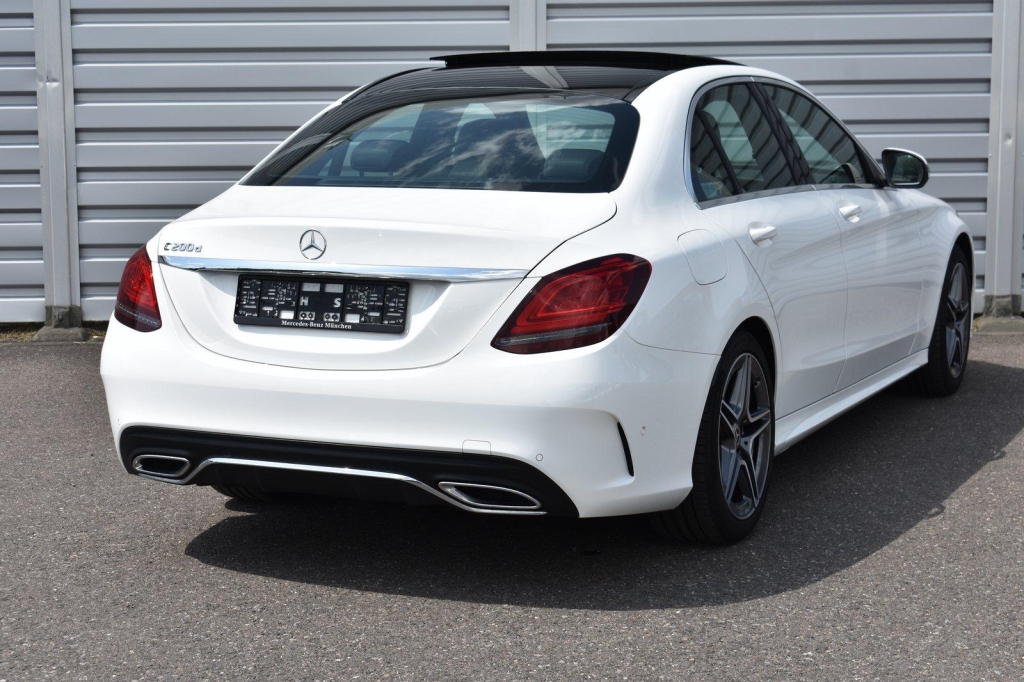 Mercedes-AMG C-Klasse 2019 фото 7