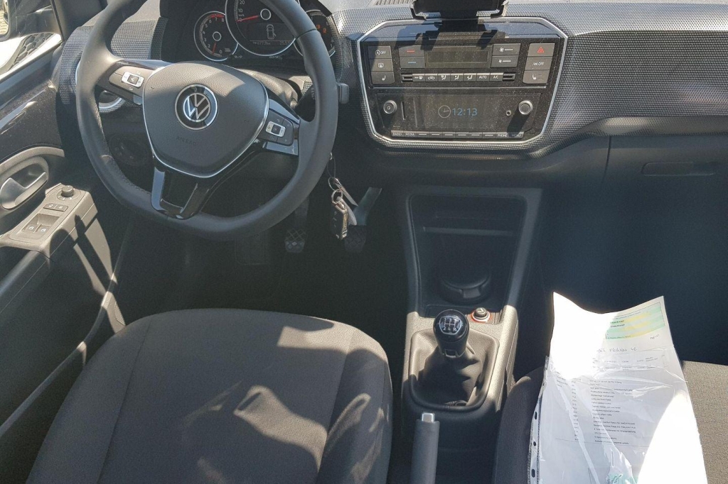 Volkswagen Up 2020 photo 3