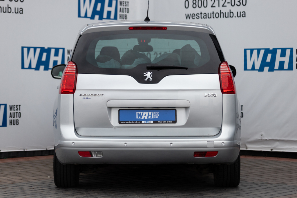 Peugeot 5008 2010 photo 6