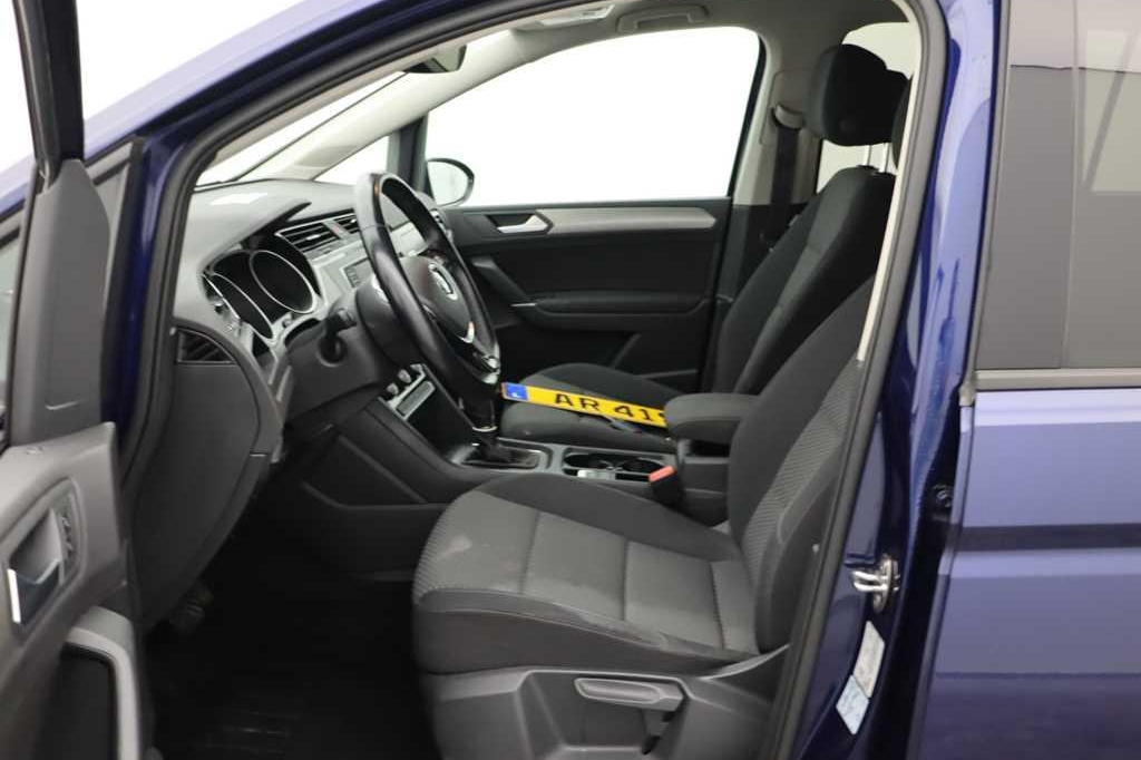 Volkswagen Touran 2017 фото 1