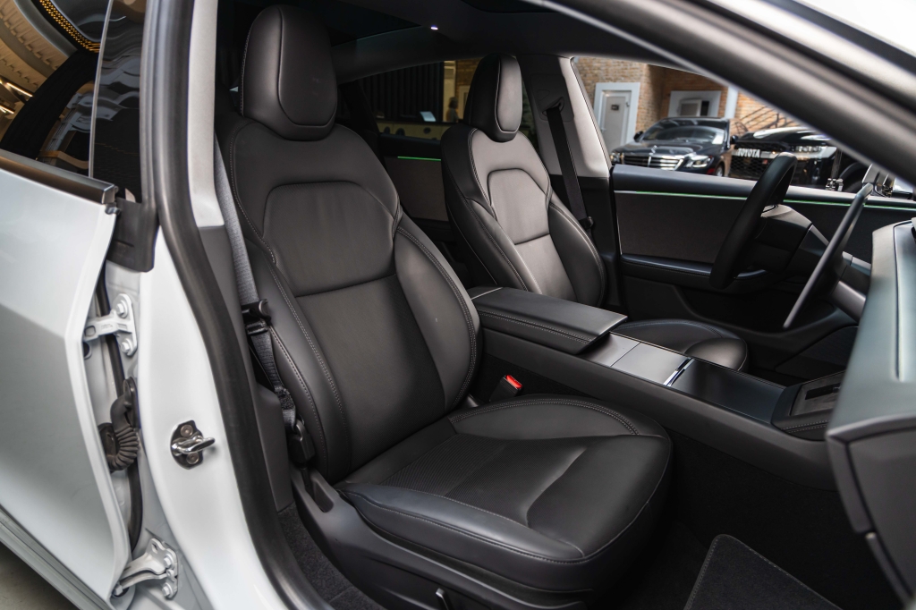 Tesla Model 3 2024 фото 30