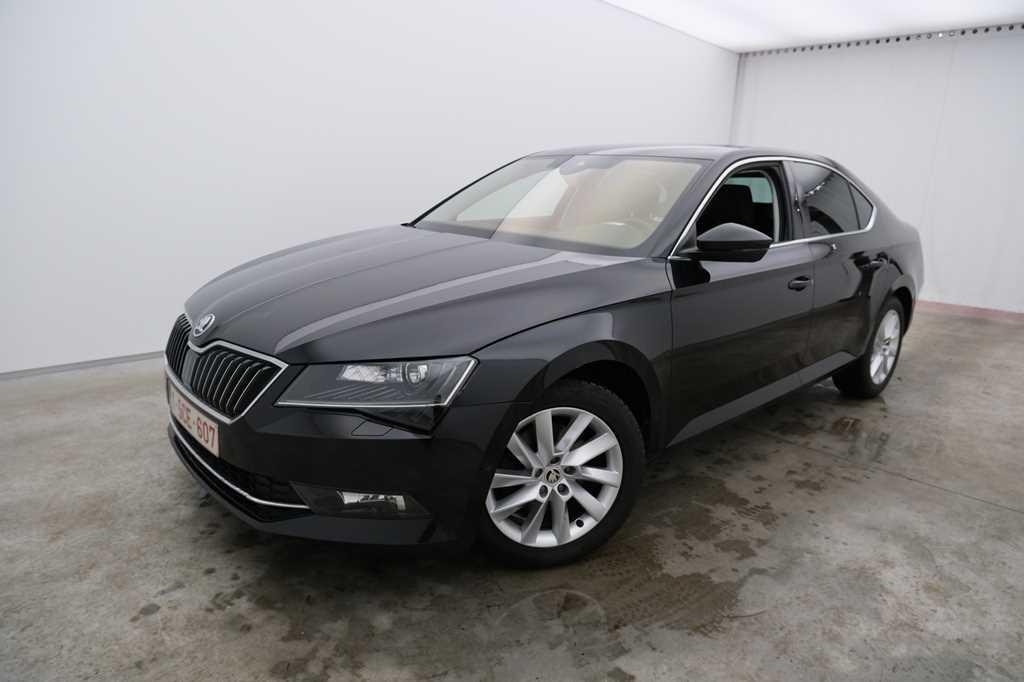 Skoda Superb 2017 photo 1