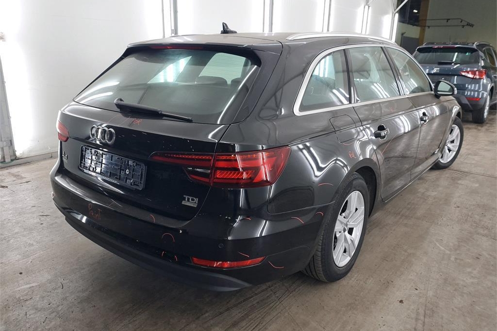 Audi A4 Avant 2018 фото 3