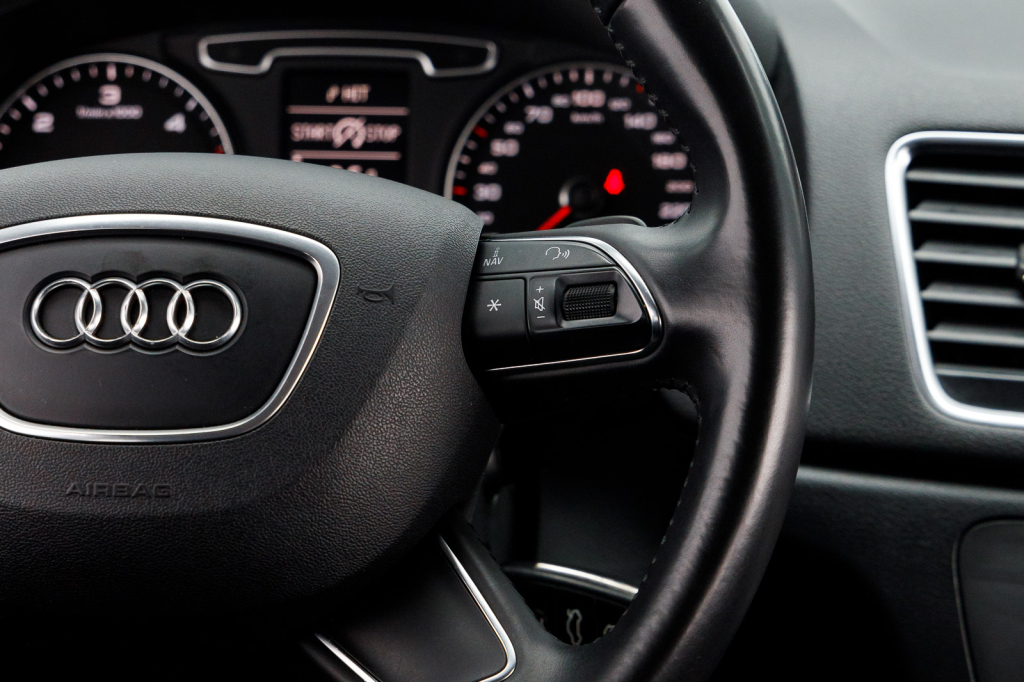 Audi Q3 2012 фото 25