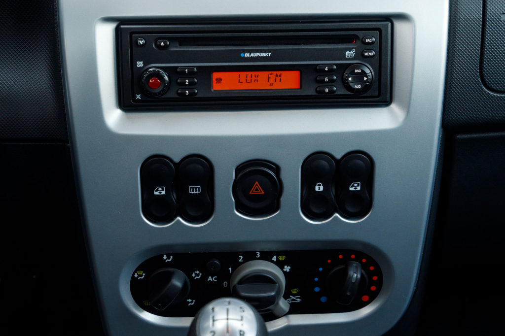 Dacia Logan 2009 photo 13