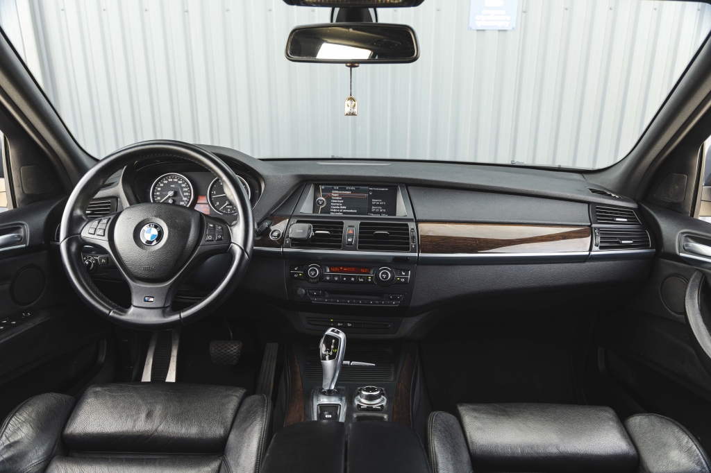 BMW X5 2010 фото 32