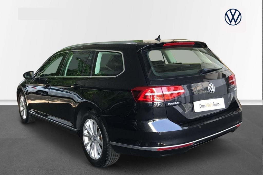 Volkswagen Passat Variant 2017 photo 1