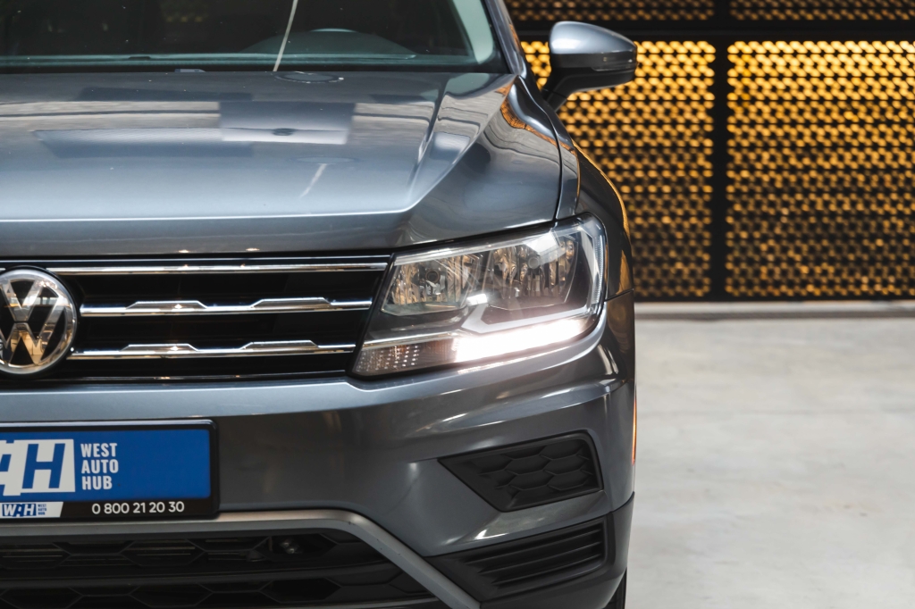 Volkswagen Tiguan S 2019 photo 1