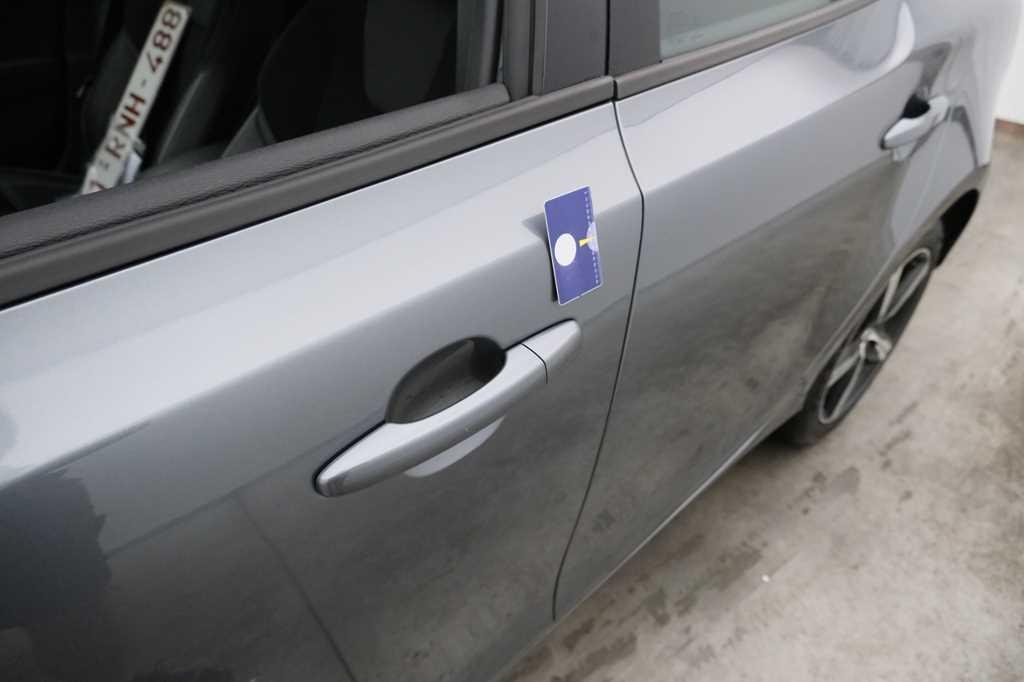 Volvo V40 2017 фото 43