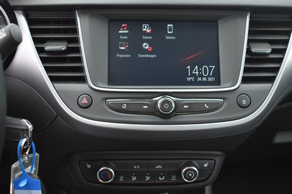 Opel Crossland X 2019 фото 2